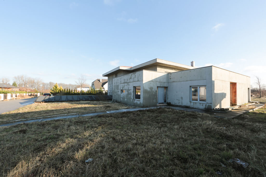 Predané: Rozostavaná luxusná vila na konci Limbachu-30