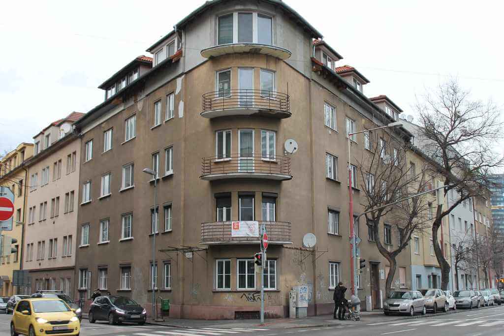 Predané Predaj exkluzívneho 3,5 izb. bytu,v centre, ulica Dostojevského rad v Bratislave, vedľa Jakubovho námestia, 94m2, kompletne zariadený-37