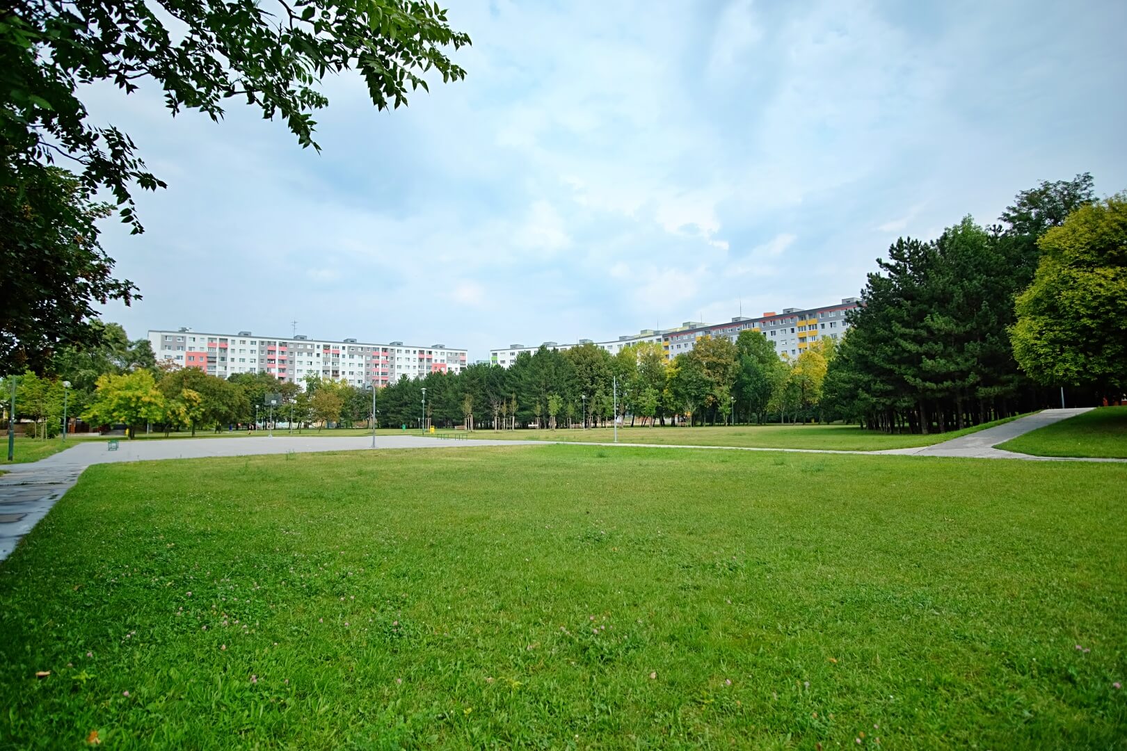 Predané: Na predaj 4 izbový byt v 4-poschodovom bytovom dome s výťahom ulica Vyšehradská, Bratislava.-16