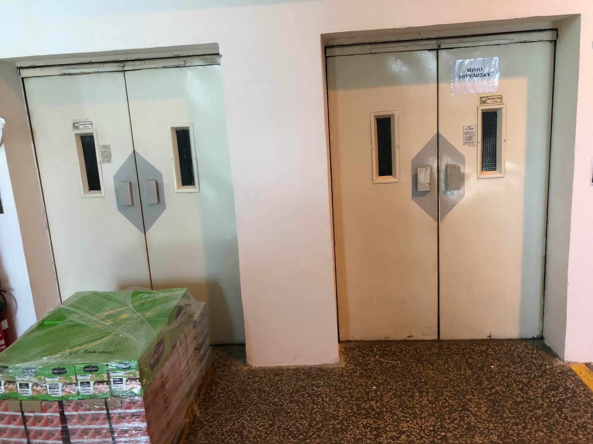 Na predaj Budova skladov a výrobne v Dunajskej Strede, Drevárska, pozemok 2272m2, spolu 4 podlažia 4767m2-20