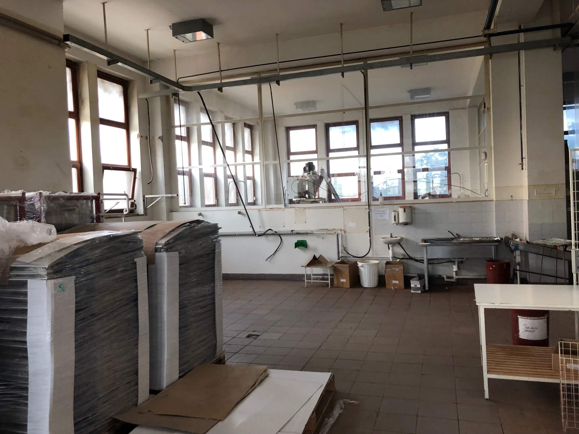 Na predaj Budova skladov a výrobne v Dunajskej Strede, Drevárska, pozemok 2272m2, spolu 4 podlažia 4767m2-12