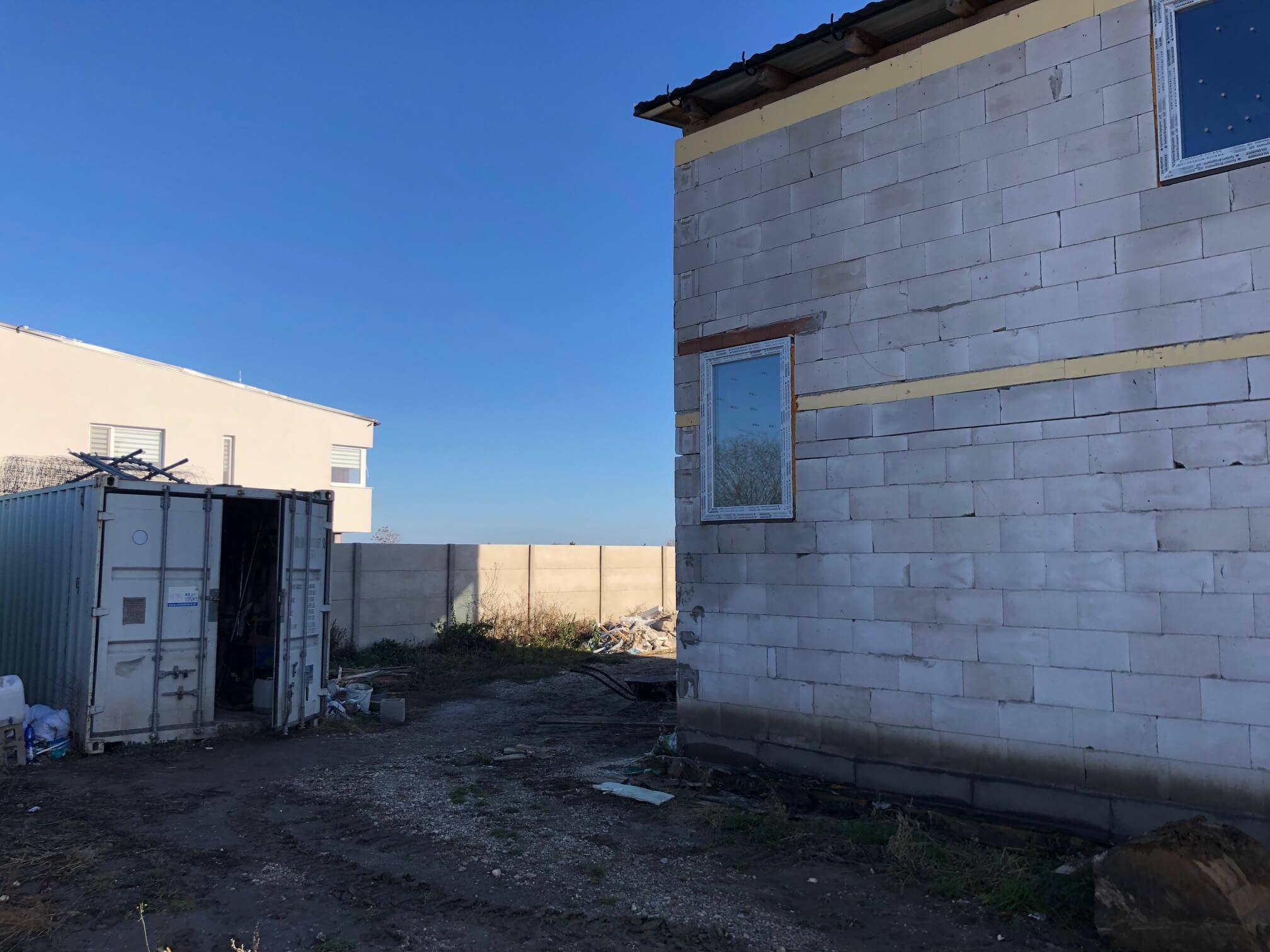 Predané: RD s 2 bytovými jednotkami, Novostavba v Dunajskej Lužnej, 2X: 4 izbový,pozemok 422m2,úžitkova 106m2-4