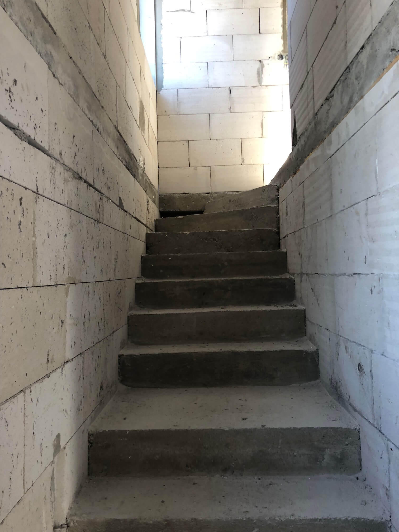 Predané: RD s 2 bytovými jednotkami, Novostavba v Dunajskej Lužnej, 2X: 4 izbový,pozemok 422m2,úžitkova 106m2-50