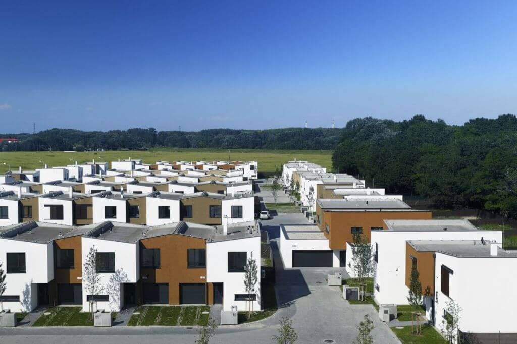 Predane: Obchodný priestor na gastro (kaviareň/bistro) v Slnečniciach, zóna Viladomy v Petržalke v Bratislave-16