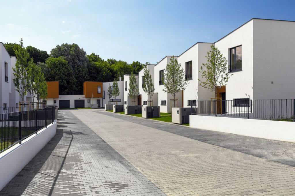 Predane: Obchodný priestor na gastro (kaviareň/bistro) v Slnečniciach, zóna Viladomy v Petržalke v Bratislave-35