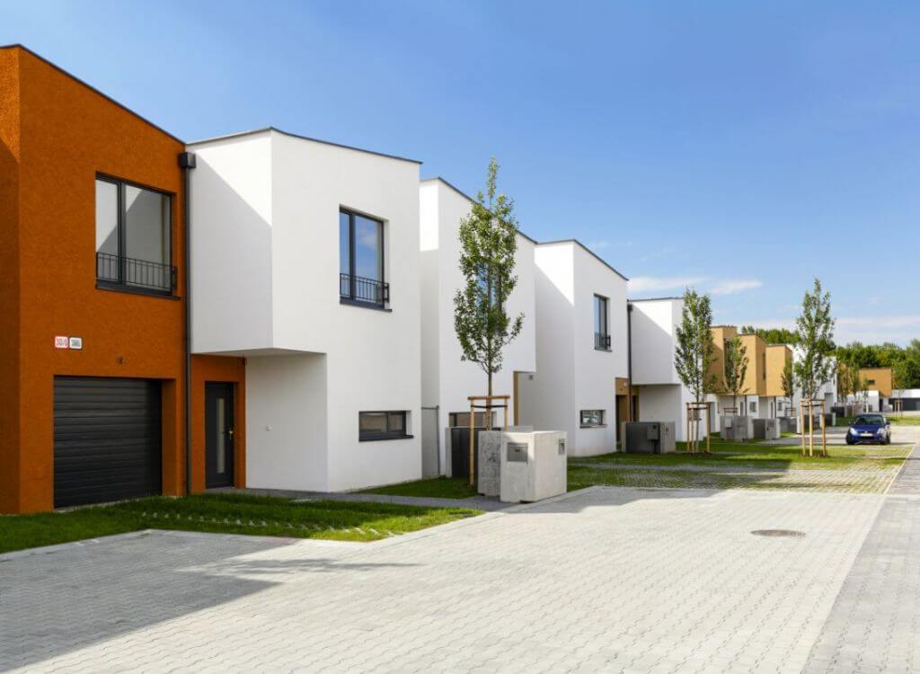 Predane: Obchodný priestor na gastro (kaviareň/bistro) v Slnečniciach, zóna Viladomy v Petržalke v Bratislave-34