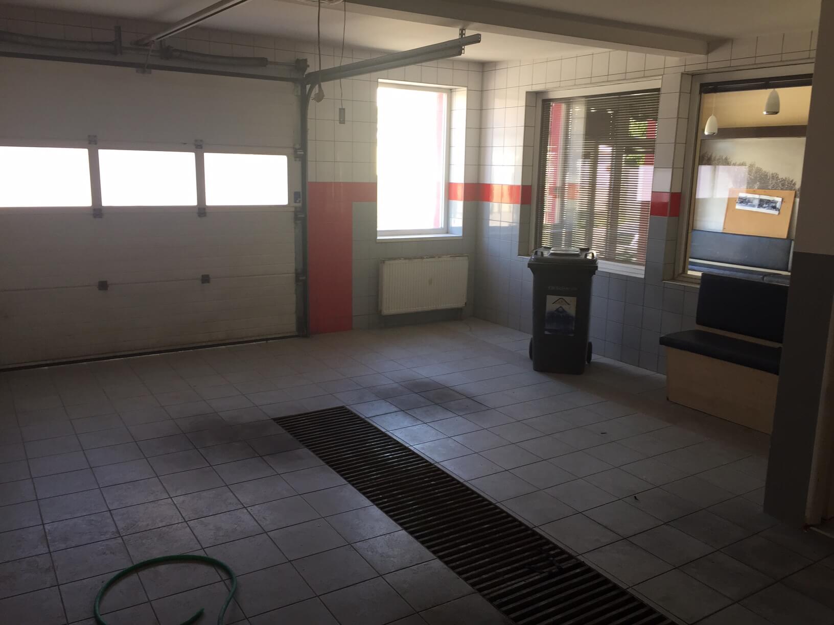 Predané: Predaj obchodného priestoru, najlepšie pre Autoservis, Pezinok, Ulica Mýtna/Šenkvická cesta. 240 m2-24