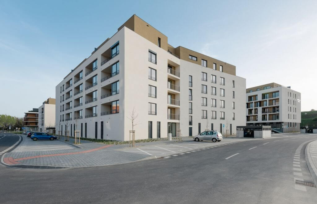 Predane: Obchodný priestor na gastro (kaviareň/bistro) v Slnečniciach, zóna Viladomy v Petržalke v Bratislave-27