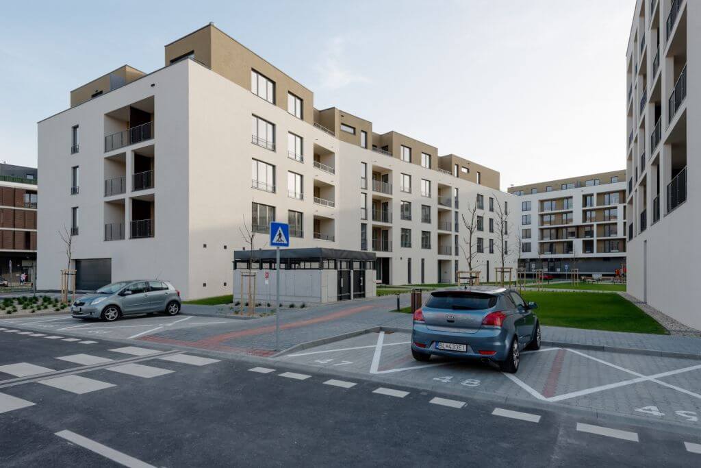 Predane: Obchodný priestor na gastro (kaviareň/bistro) v Slnečniciach, zóna Viladomy v Petržalke v Bratislave-26