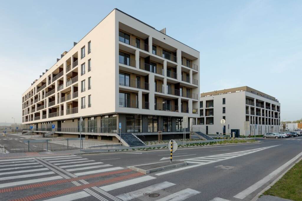 Predane: Obchodný priestor na gastro (kaviareň/bistro) v Slnečniciach, zóna Viladomy v Petržalke v Bratislave-24