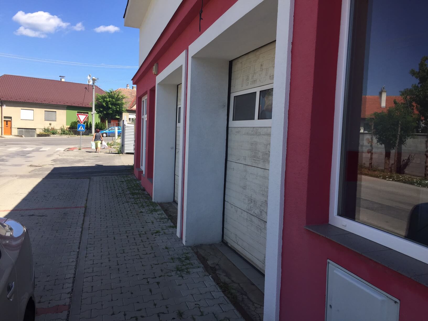 Predané: Predaj obchodného priestoru, najlepšie pre Autoservis, Pezinok, Ulica Mýtna/Šenkvická cesta. 240 m2-3