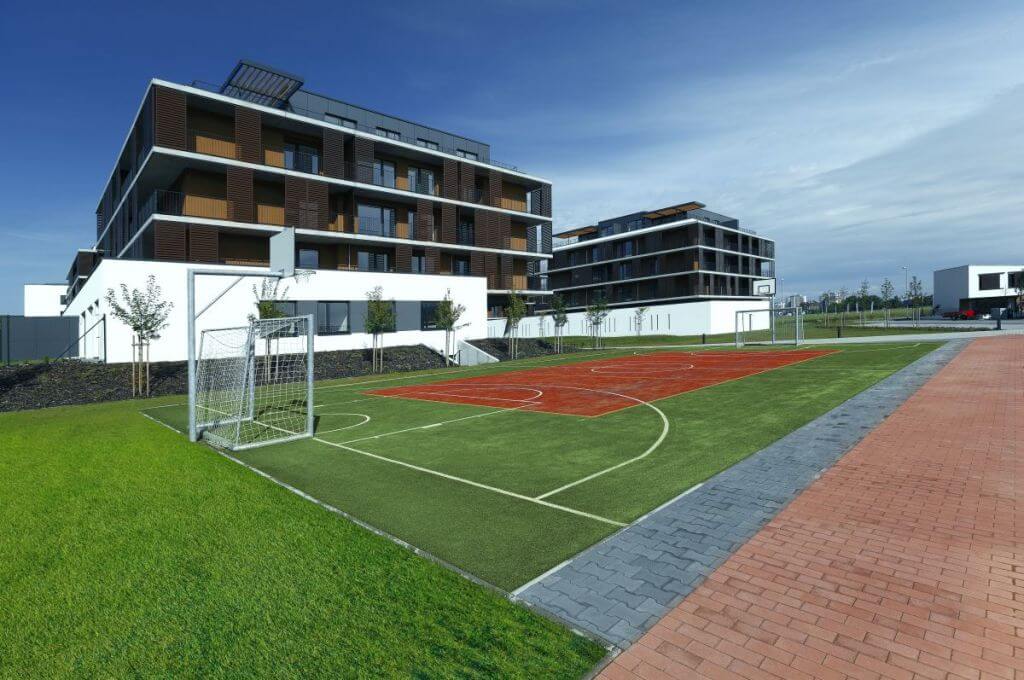 Predane: Obchodný priestor na gastro (kaviareň/bistro) v Slnečniciach, zóna Viladomy v Petržalke v Bratislave-31