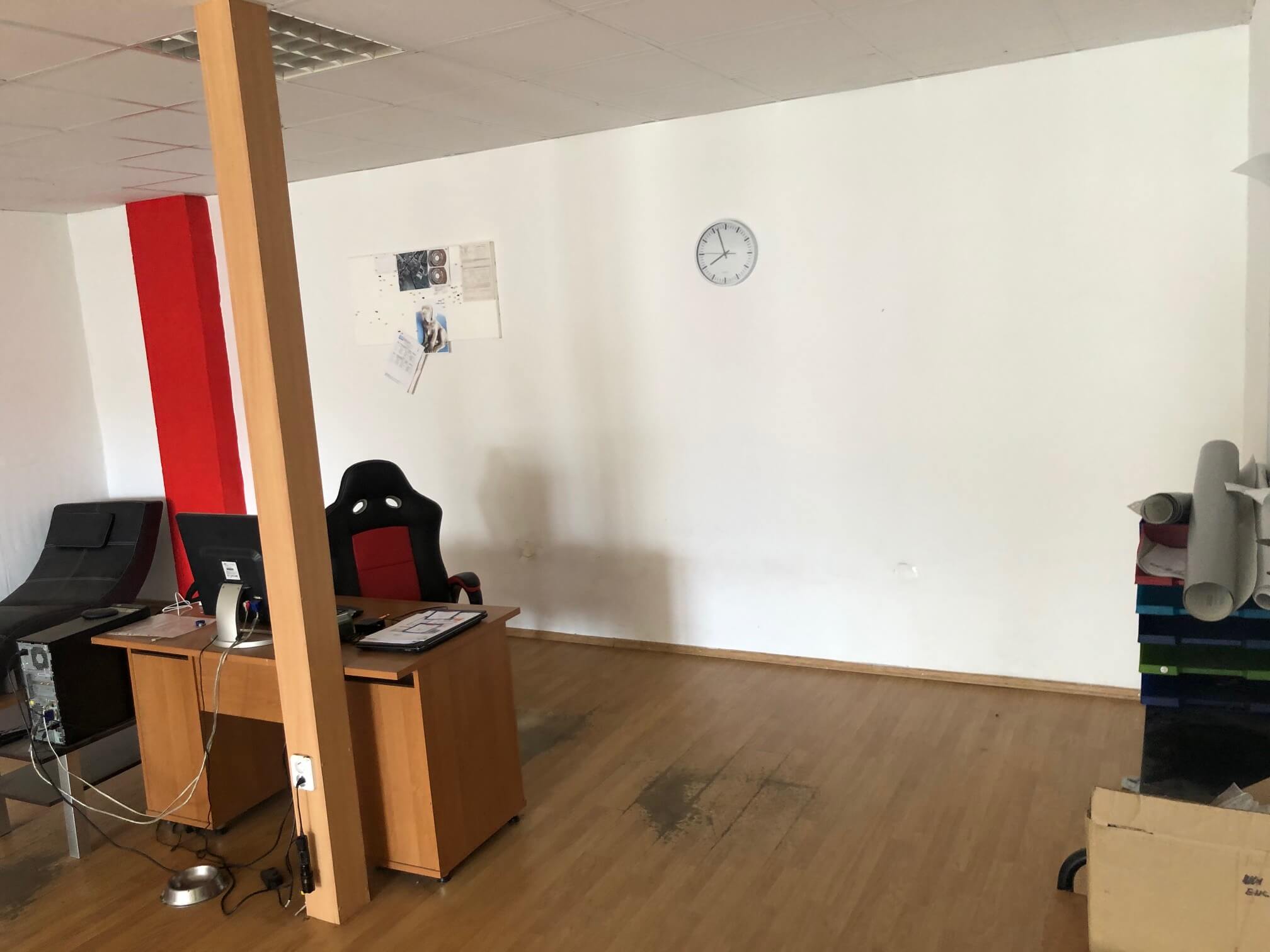 Predané: Veľkopriestorové sklady, garáže, pozemok 9000m2, sklady spolu 2045m2, Pezinská ulica Vinosady,-23