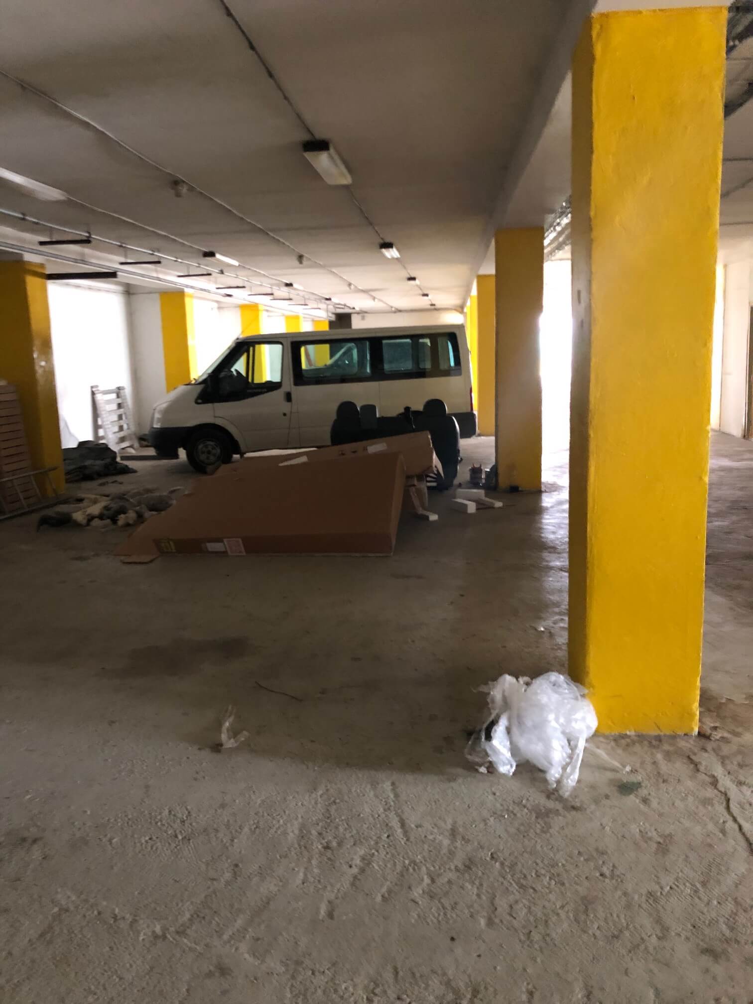 Predané: Veľkopriestorové sklady, garáže, pozemok 9000m2, sklady spolu 2045m2, Pezinská ulica Vinosady,-17