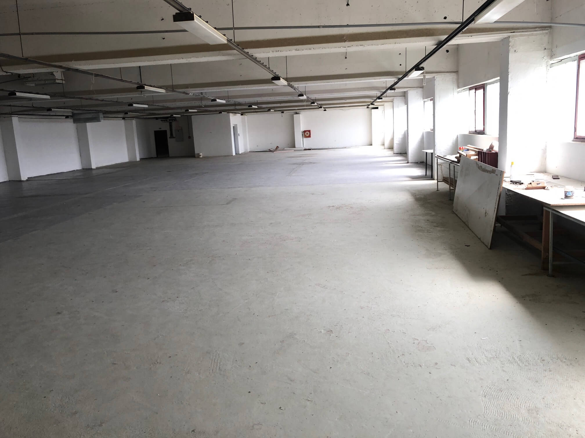 Predané: Veľkopriestorové sklady, garáže, pozemok 9000m2, sklady spolu 2045m2, Pezinská ulica Vinosady,-16