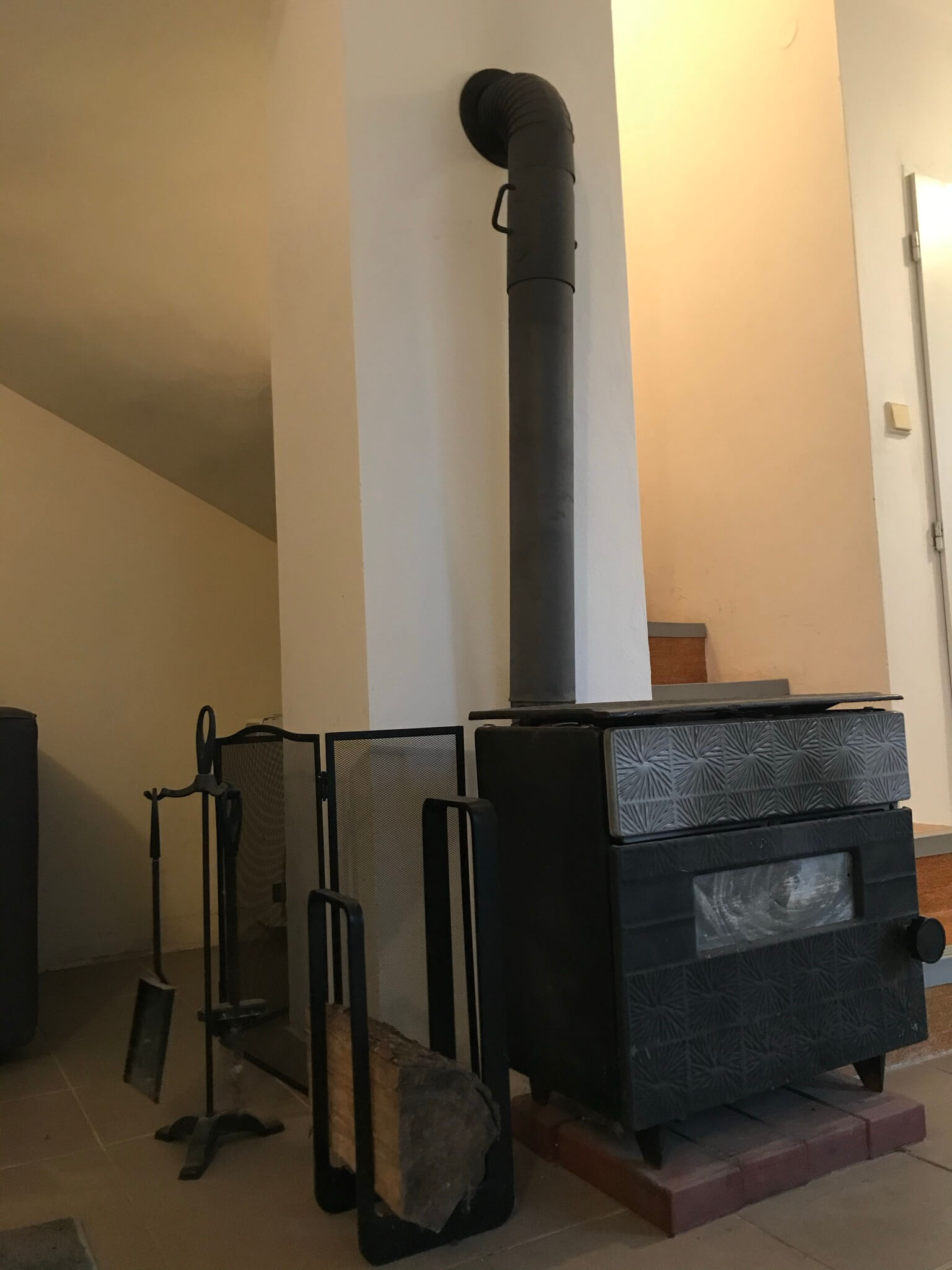 Predané: Exkluzívne 3 izbová chata o výmere 70m2 s 300m2 pozemkom, 2 podložná, v Gabčíkove pri hrádzi, kompe-22