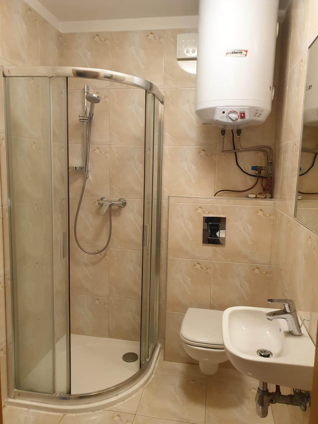 Prenajaté: Obytný atelier, 22m2, Staré Mesto, Šuleková 13, zariadený-6