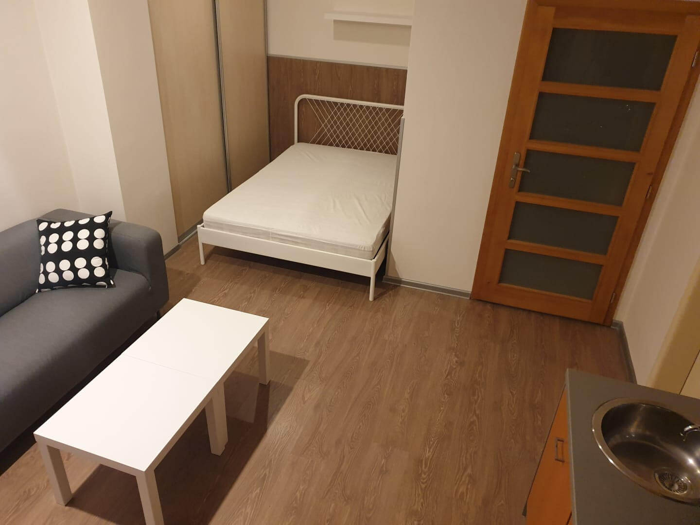Prenajaté: Obytný atelier, 22m2, Staré Mesto, Šuleková 13, zariadený-4