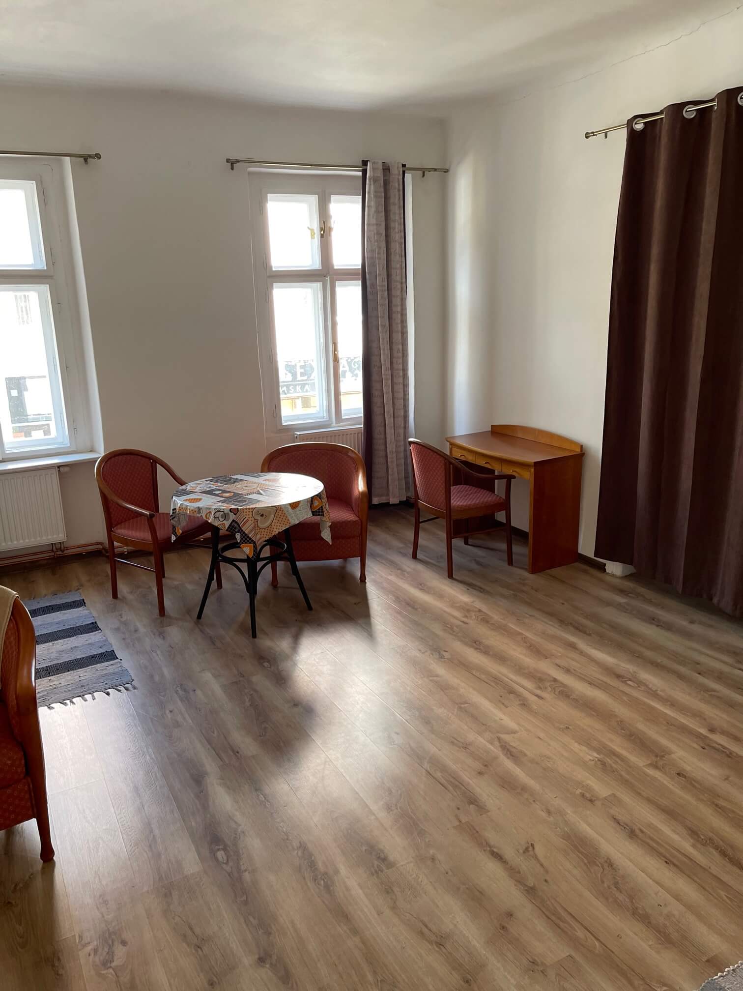 Prenajaté: Exkluzívne na prenájom 4 izbový byt,Centrum,Obchodná ulica 36, plocha 130m2,zariadený,aj jednotlivo izby-0