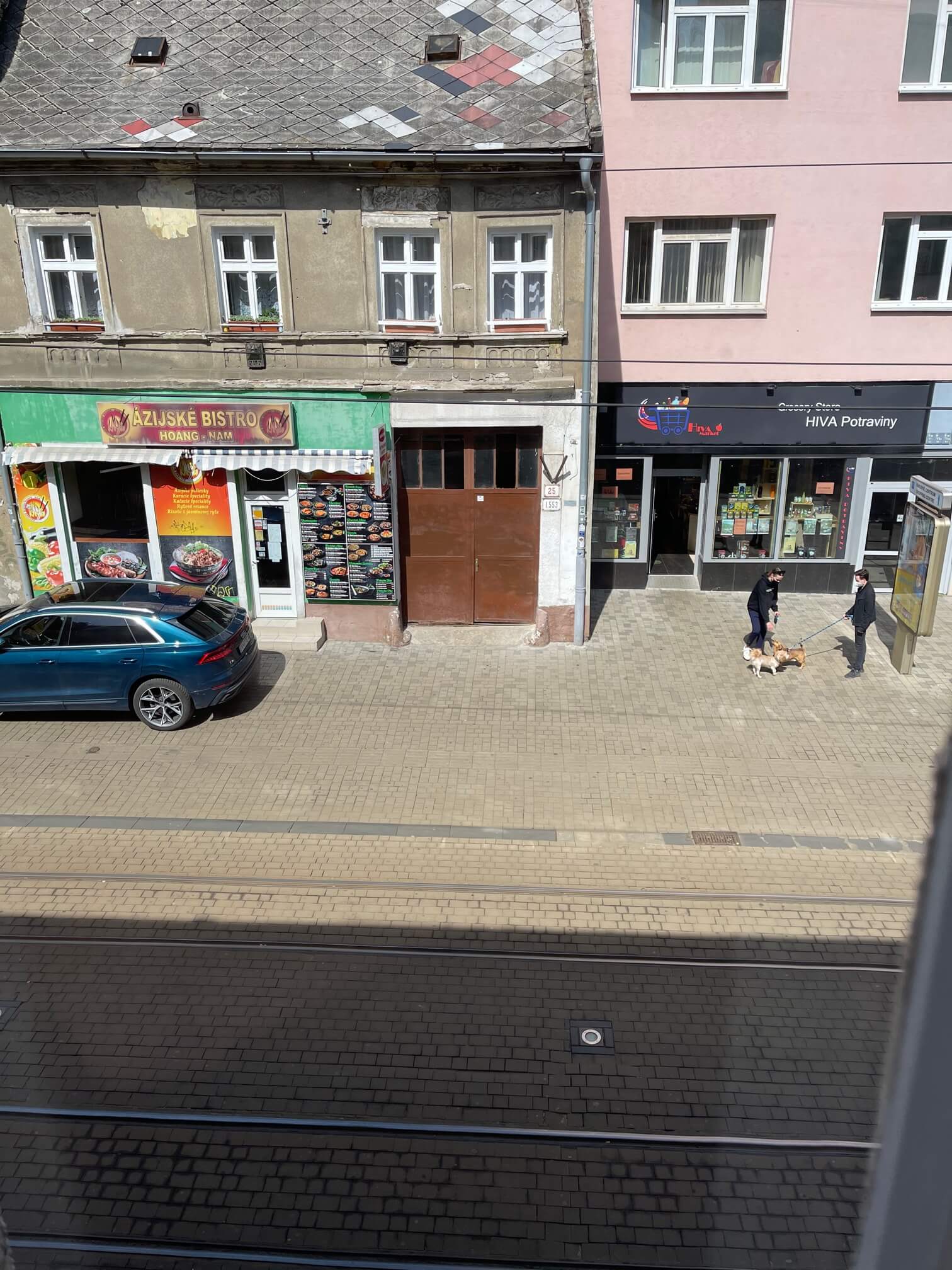 Prenajaté: Exkluzívne na prenájom 4 izbový byt,Centrum,Obchodná ulica 36, plocha 130m2,zariadený,aj jednotlivo izby-20