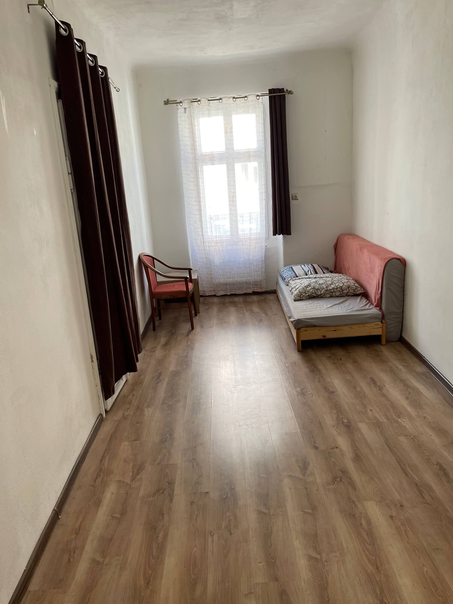 Prenajaté: Exkluzívne na prenájom 4 izbový byt,Centrum,Obchodná ulica 36, plocha 130m2,zariadený,aj jednotlivo izby-13