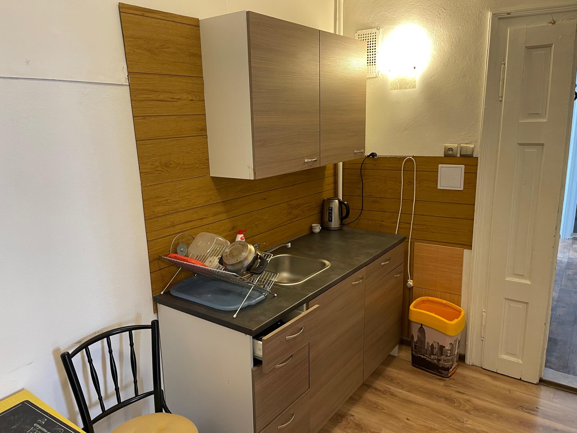 Prenajaté: Exkluzívne na prenájom 4 izbový byt,Centrum,Obchodná ulica 36, plocha 130m2,zariadený,aj jednotlivo izby-11