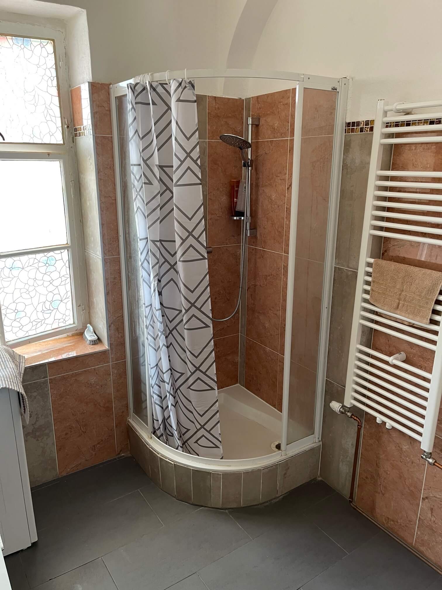 Prenajaté: Exkluzívne na prenájom 4 izbový byt,Centrum,Obchodná ulica 36, plocha 130m2,zariadený,aj jednotlivo izby-7