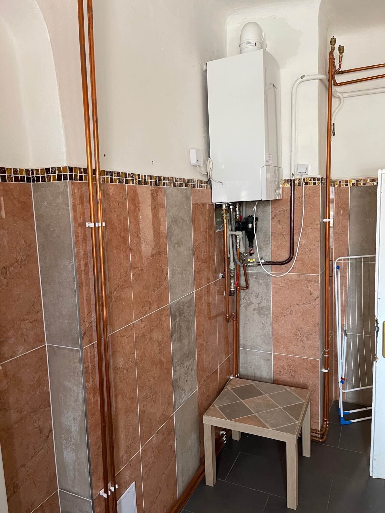 Prenajaté: Exkluzívne na prenájom 4 izbový byt,Centrum,Obchodná ulica 36, plocha 130m2,zariadený,aj jednotlivo izby-6