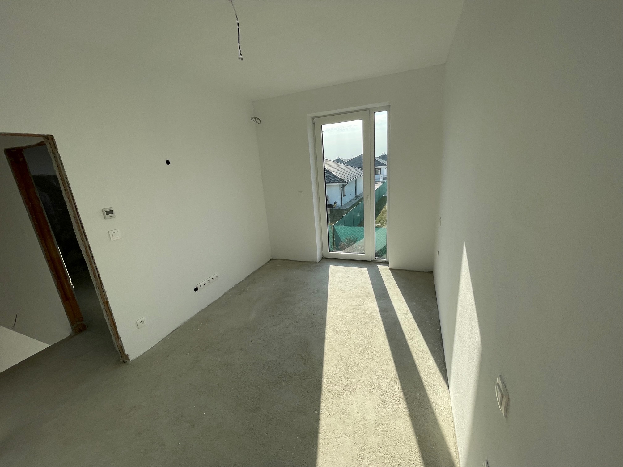 Predané: Skoladovaný: Exkluzívne posledný 4 izbový Rodinný dom, 2 poschodový, úžitková 96,43m2, pozemok 230m2, Figová Miloslavov,-10