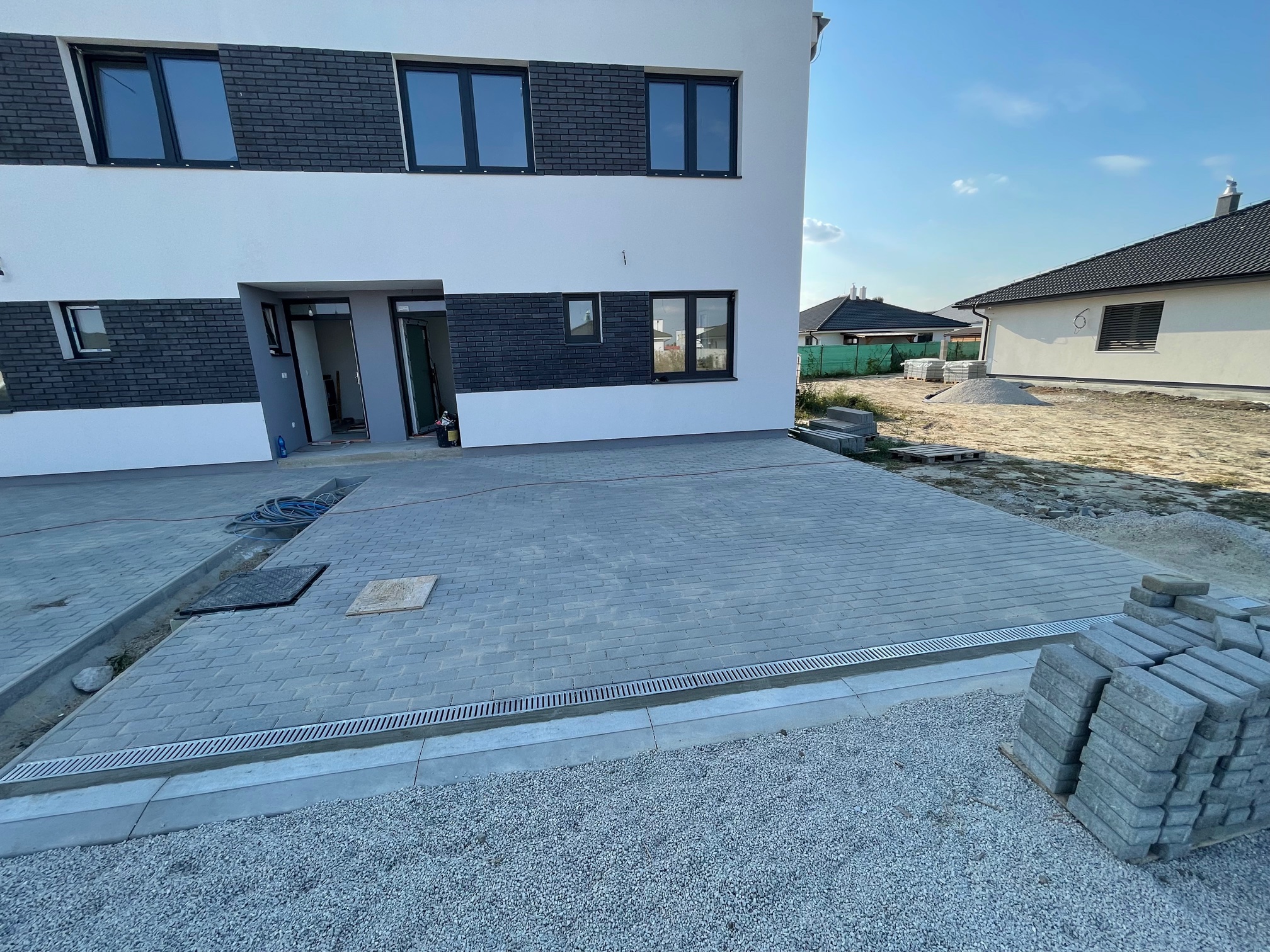 Predané: Skoladovaný: Exkluzívne posledný 4 izbový Rodinný dom, 2 poschodový, úžitková 96,43m2, pozemok 230m2, Figová Miloslavov,-1