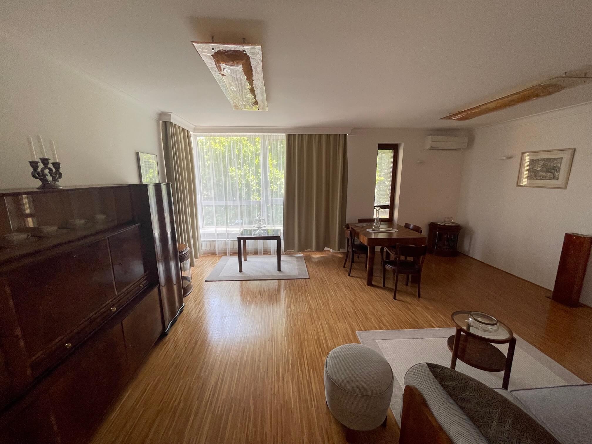 Prenajaté: 4 IZBOVÝ BYT V Šamoríne, centre, 2 POSCHODIE, ÚŽITKOVÁ 145,20M2, BALKÓN 6M2, 2x PARKOVACIE MIESTO,-41