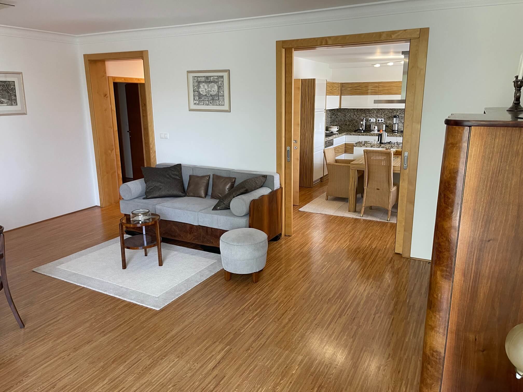 Prenajaté: 4 IZBOVÝ BYT V Šamoríne, centre, 2 POSCHODIE, ÚŽITKOVÁ 145,20M2, BALKÓN 6M2, 2x PARKOVACIE MIESTO,-34