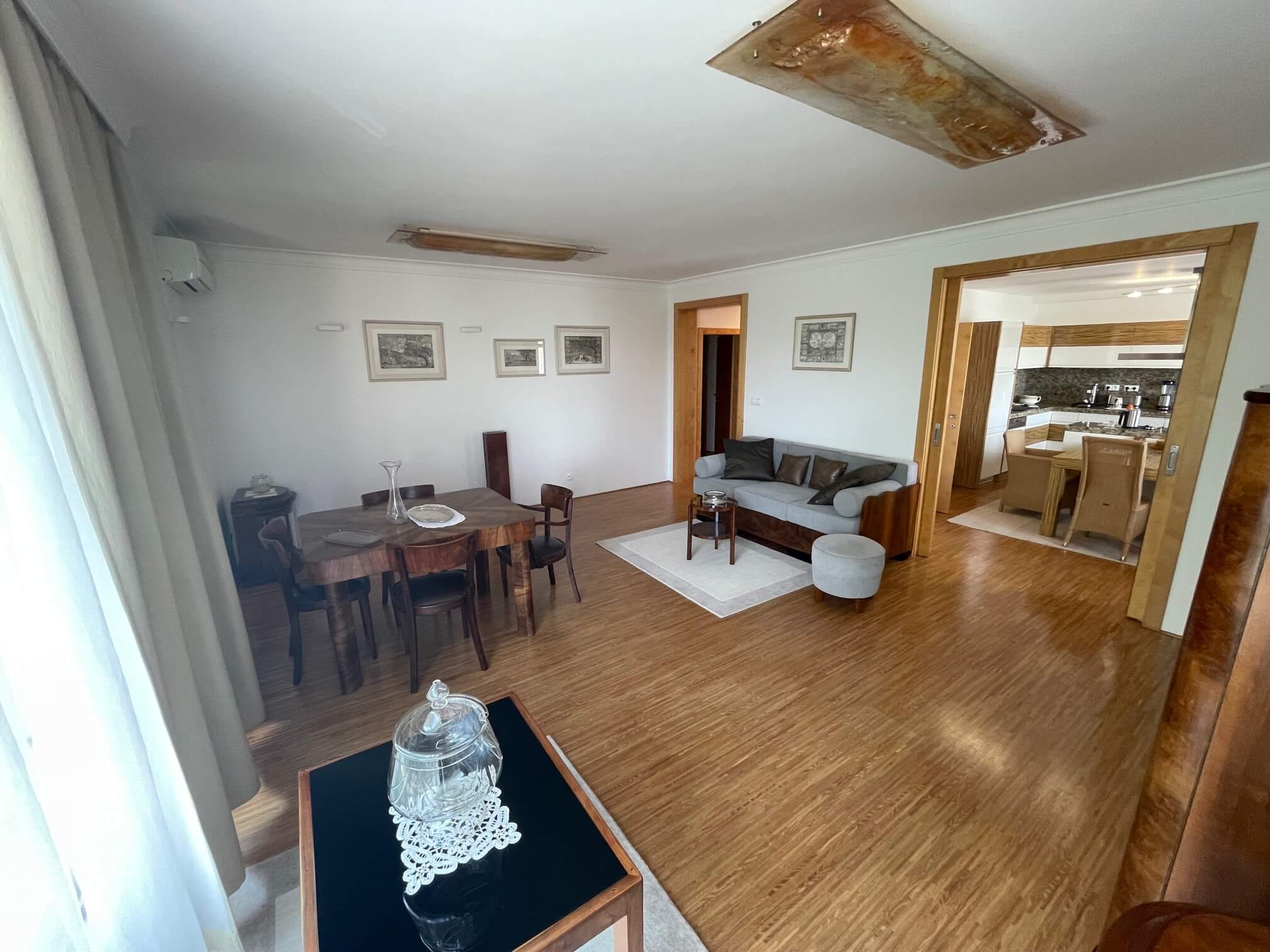 Prenajaté: 4 IZBOVÝ BYT V Šamoríne, centre, 2 POSCHODIE, ÚŽITKOVÁ 145,20M2, BALKÓN 6M2, 2x PARKOVACIE MIESTO,-33