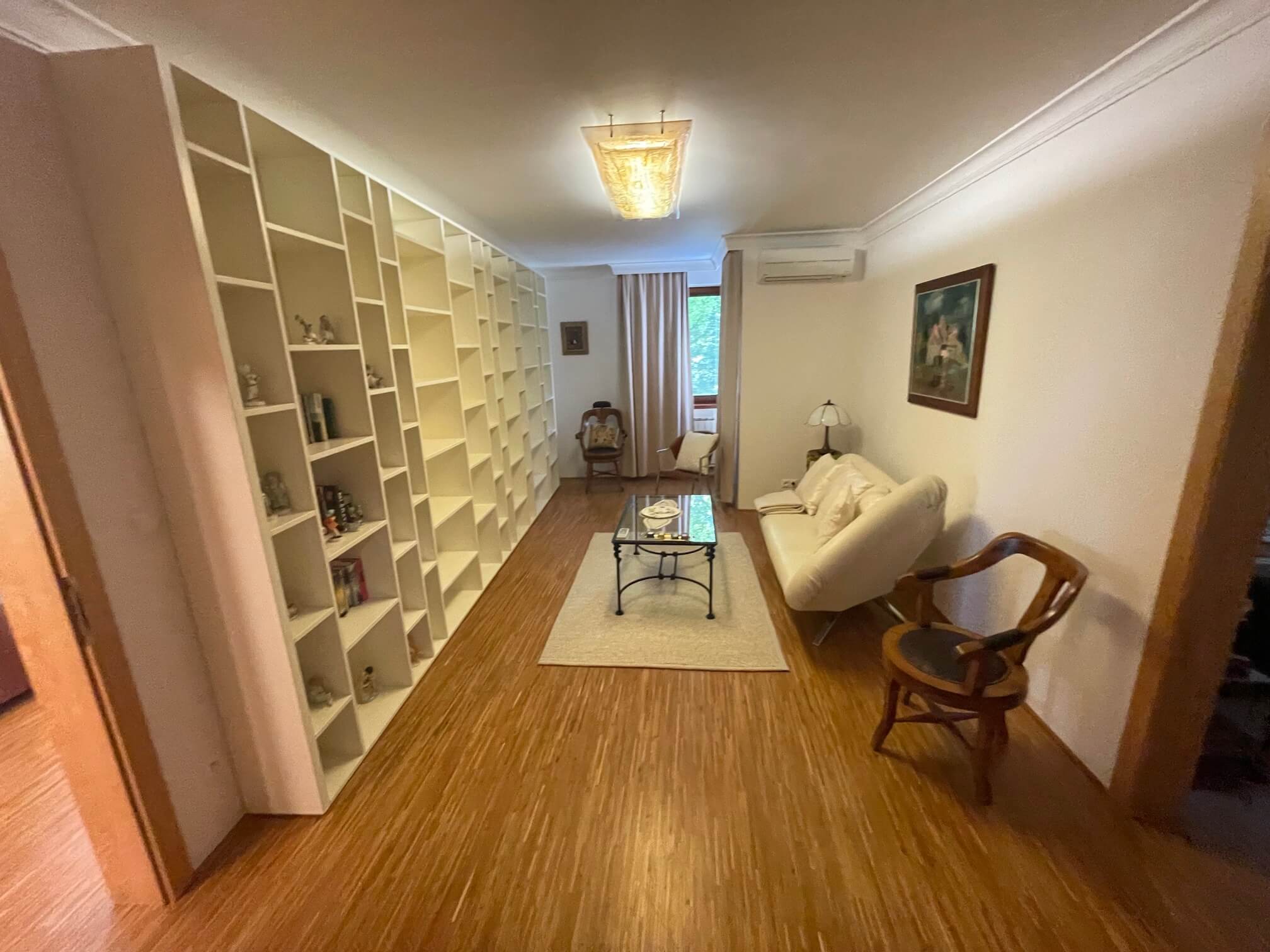 Prenajaté: 4 IZBOVÝ BYT V Šamoríne, centre, 2 POSCHODIE, ÚŽITKOVÁ 145,20M2, BALKÓN 6M2, 2x PARKOVACIE MIESTO,-28