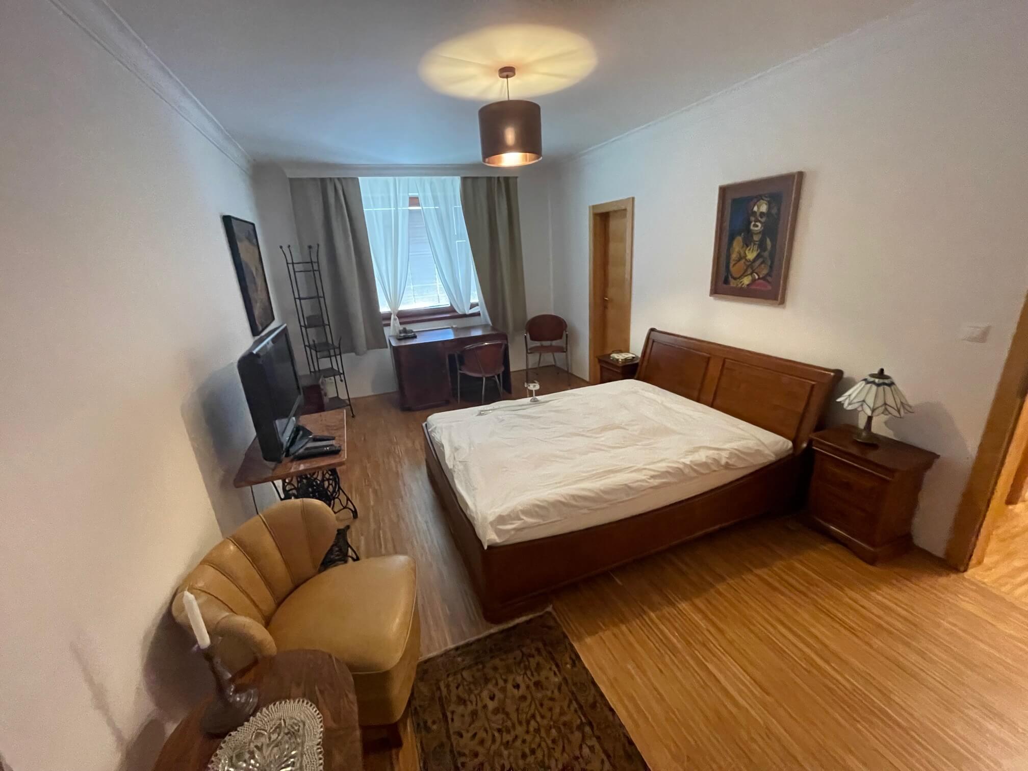 Prenajaté: 4 IZBOVÝ BYT V Šamoríne, centre, 2 POSCHODIE, ÚŽITKOVÁ 145,20M2, BALKÓN 6M2, 2x PARKOVACIE MIESTO,-22