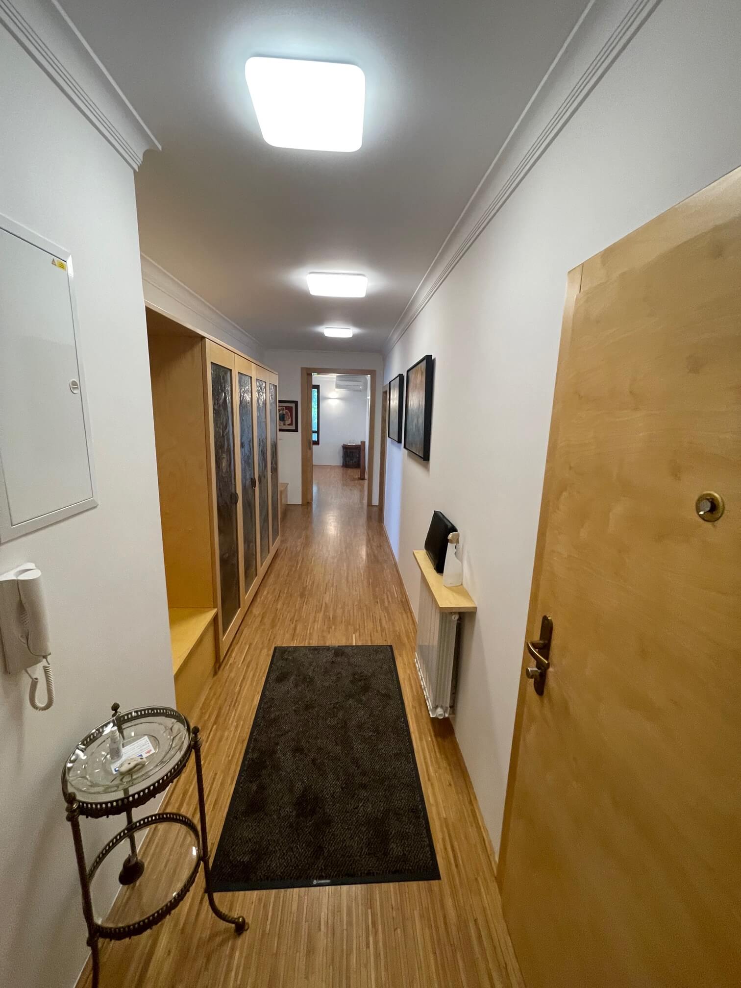 Prenajaté: 4 IZBOVÝ BYT V Šamoríne, centre, 2 POSCHODIE, ÚŽITKOVÁ 145,20M2, BALKÓN 6M2, 2x PARKOVACIE MIESTO,-19