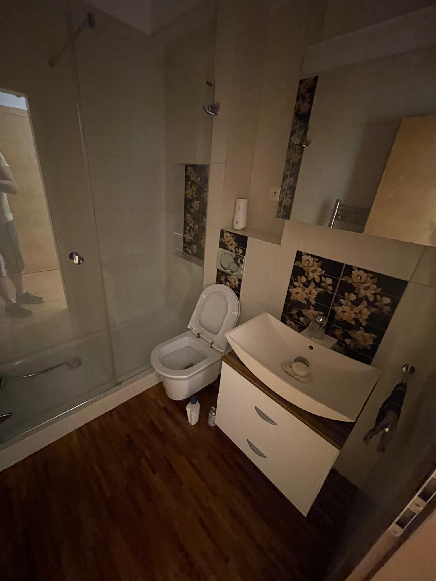 Prenajaté: 4 IZBOVÝ BYT V Šamoríne, centre, 2 POSCHODIE, ÚŽITKOVÁ 145,20M2, BALKÓN 6M2, 2x PARKOVACIE MIESTO,-18