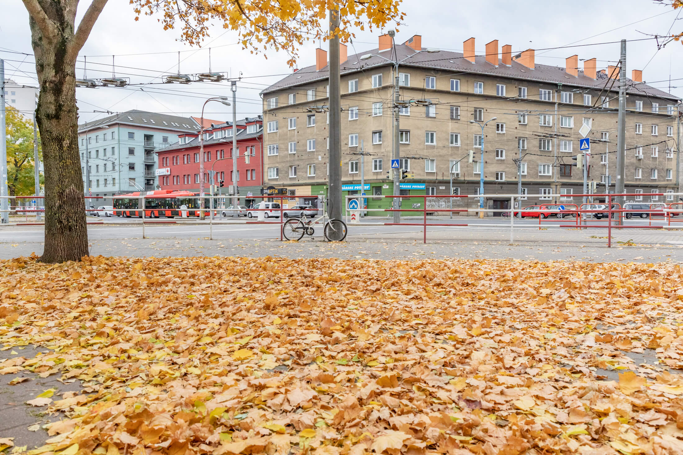 Predaný: Exkluzívne na predaj 4 izbový byt, pôvodny stav, 92m2, Zahradnícka 52 – Ružinov-0