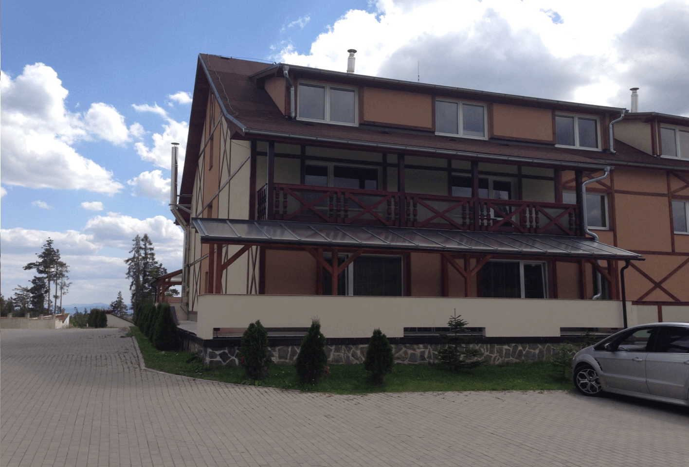 Na predaj 4 izbový byt, Veľký Slavkov (2km od Starý Smokovec, Tatry) úžitková 141,78m2, terasa 35,9m2-3