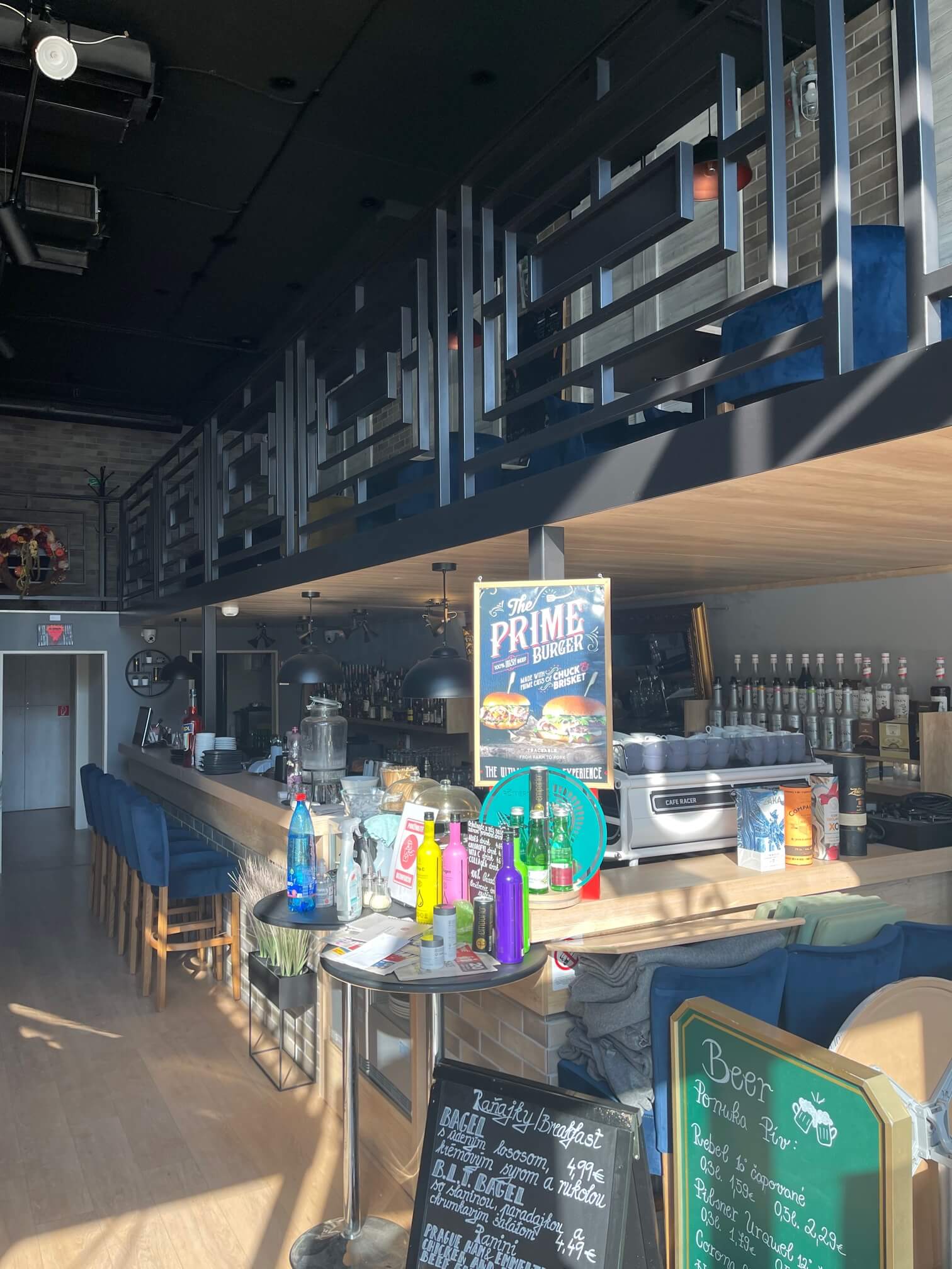 Predané: Predaj exkluzívneho baru 128,80m2, pre 70 + 40 ludí, kompletne zrekonštruovaný, Panorama City-6