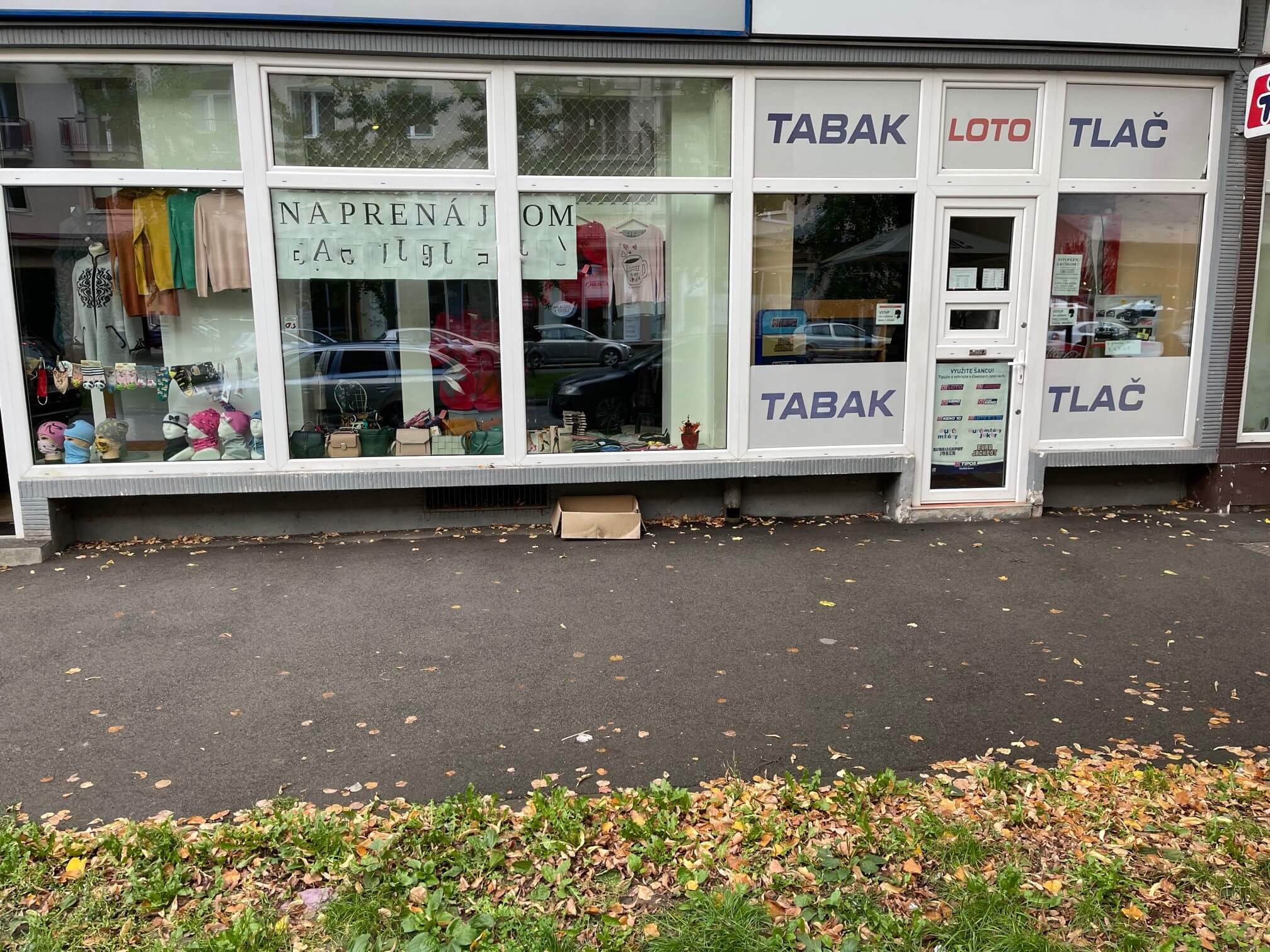 Prenajaté: Obchodný priestor na prenájom, úžitková 42m2,  Košická 42, 2xwc, kuchynka, sklad-0