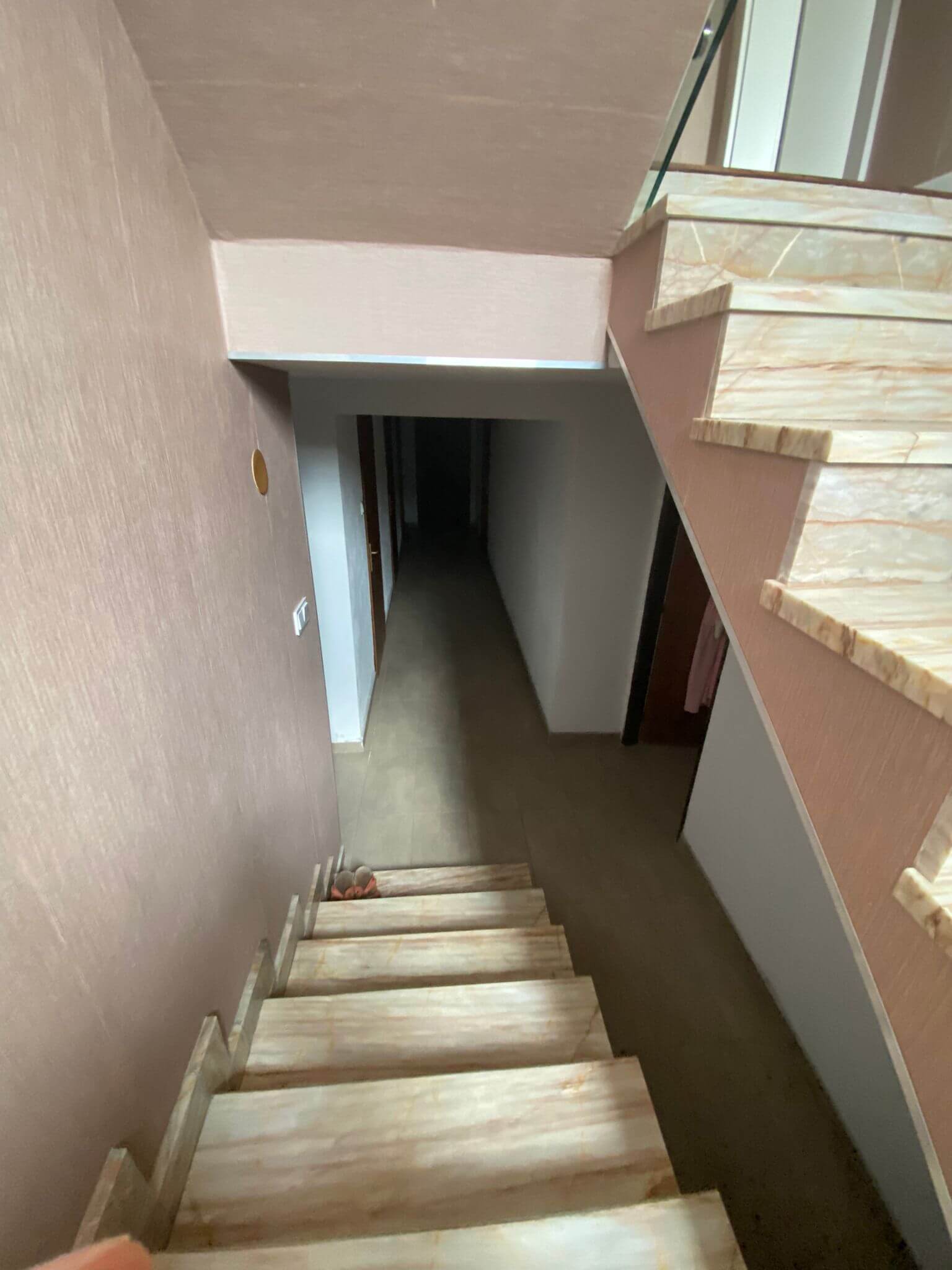 Rodinná Vila 6 izbová, úžitková 650m2, 3 podlažia, pozemok 1008m2, Lučenec – Opatová-23