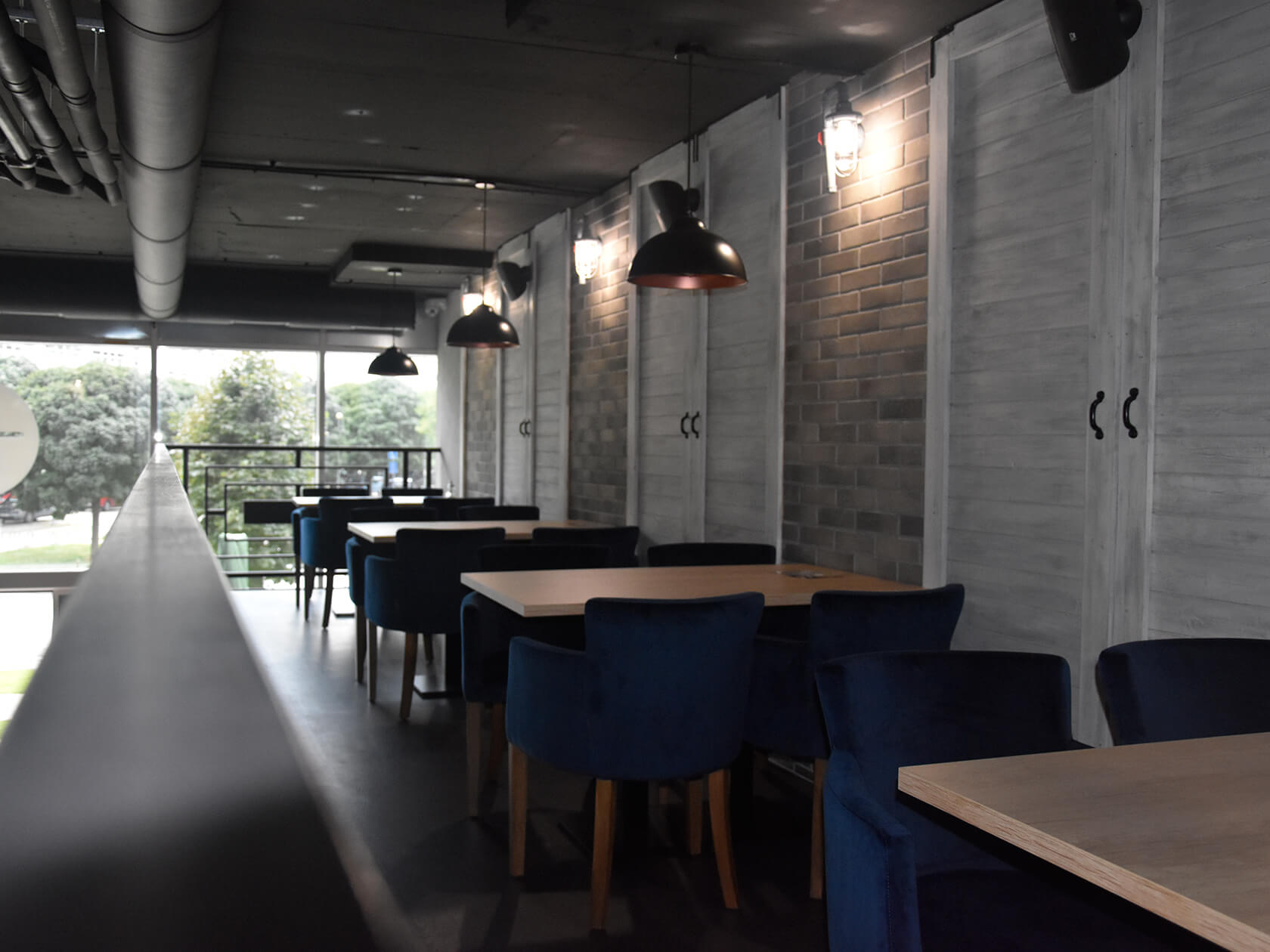 Predané: Predaj exkluzívneho baru 128,80m2, pre 70 + 40 ludí, kompletne zrekonštruovaný, Panorama City-10