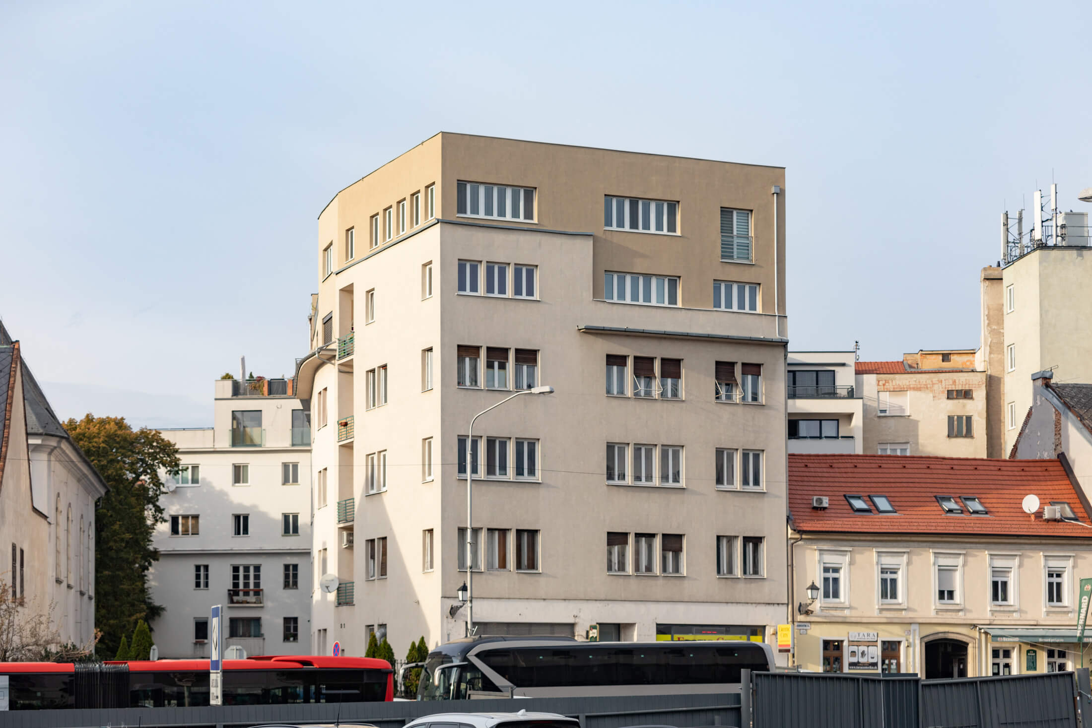 Exkluzívna novostavba na predaj, 3 izbový luxusný byt, Staré Mesto, Konventná, úžitková 146,18m2, najvyššie poschodie, výhľad na celú Bratislavu-17