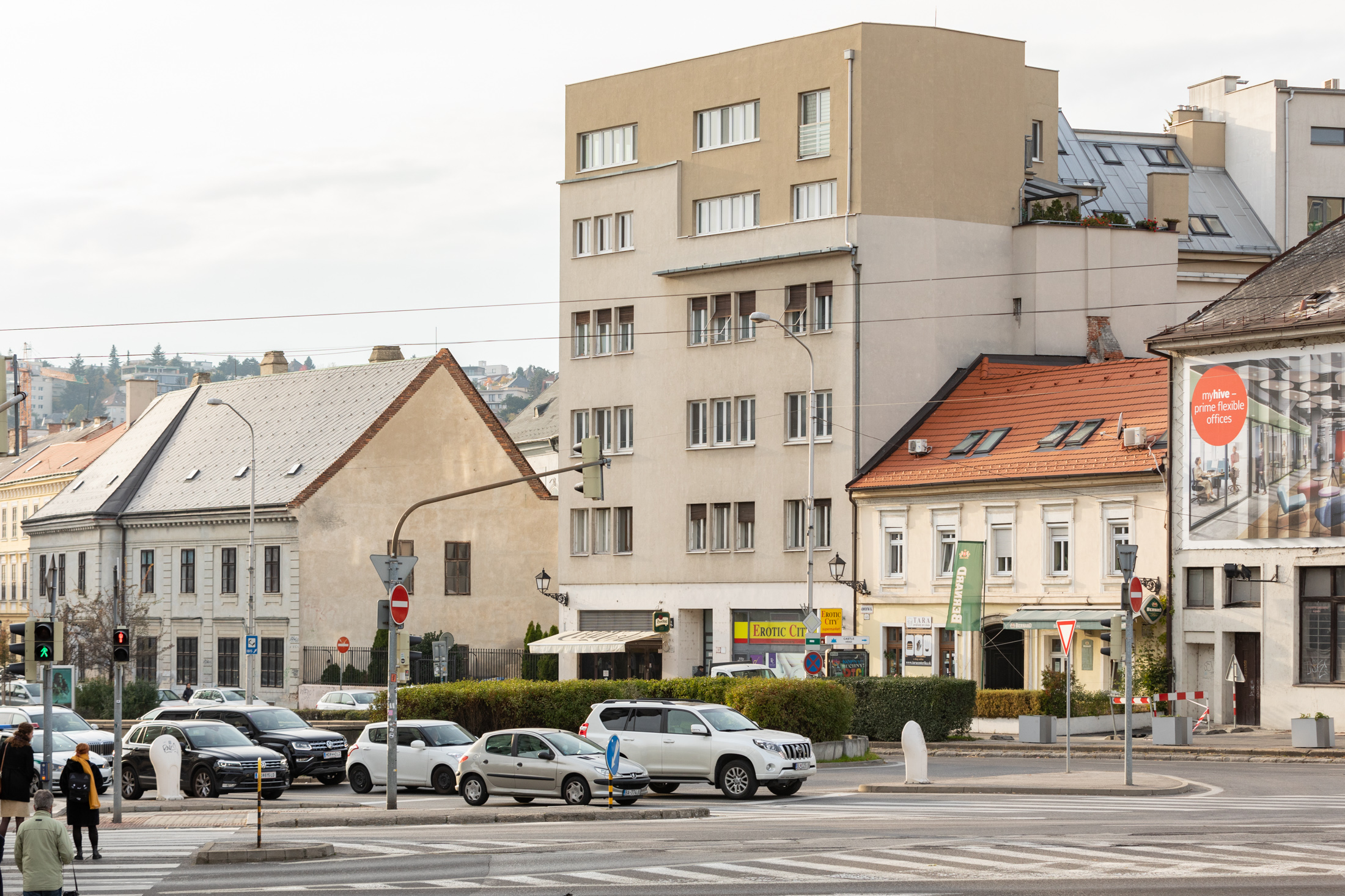 Exkluzívna novostavba na predaj, 3 izbový luxusný byt, Staré Mesto, Konventná, úžitková 146,18m2, najvyššie poschodie, výhľad na celú Bratislavu-0
