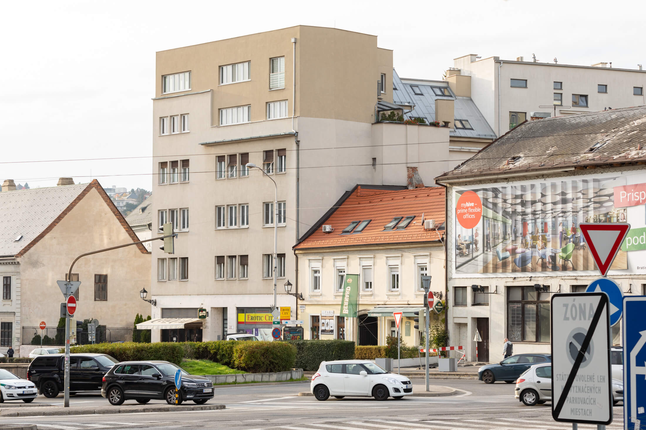 Exkluzívna novostavba na predaj, 3 izbový luxusný byt, Staré Mesto, Konventná, úžitková 146,18m2, najvyššie poschodie, výhľad na celú Bratislavu-11