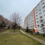 Prenajaté: Izby na prenájom v 3 izbovom byte, Karlovka, Kolísková 6 v Bratislave, 300€ izba, izba má 20m2 s  balkónom,-6