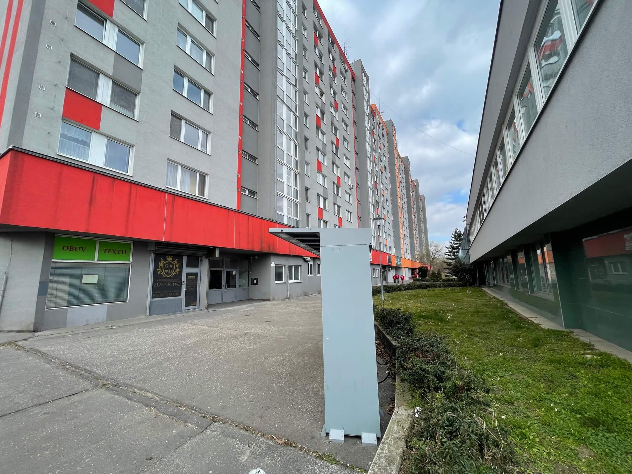 Predané: EXKLUZÍVNE NA PREDAJ 3 IZBOVÝ BYT, 78,16M2 + 4m2 balkón, Blagoevová 24, Petržalka, oproti Ekonomickej univerzite-17