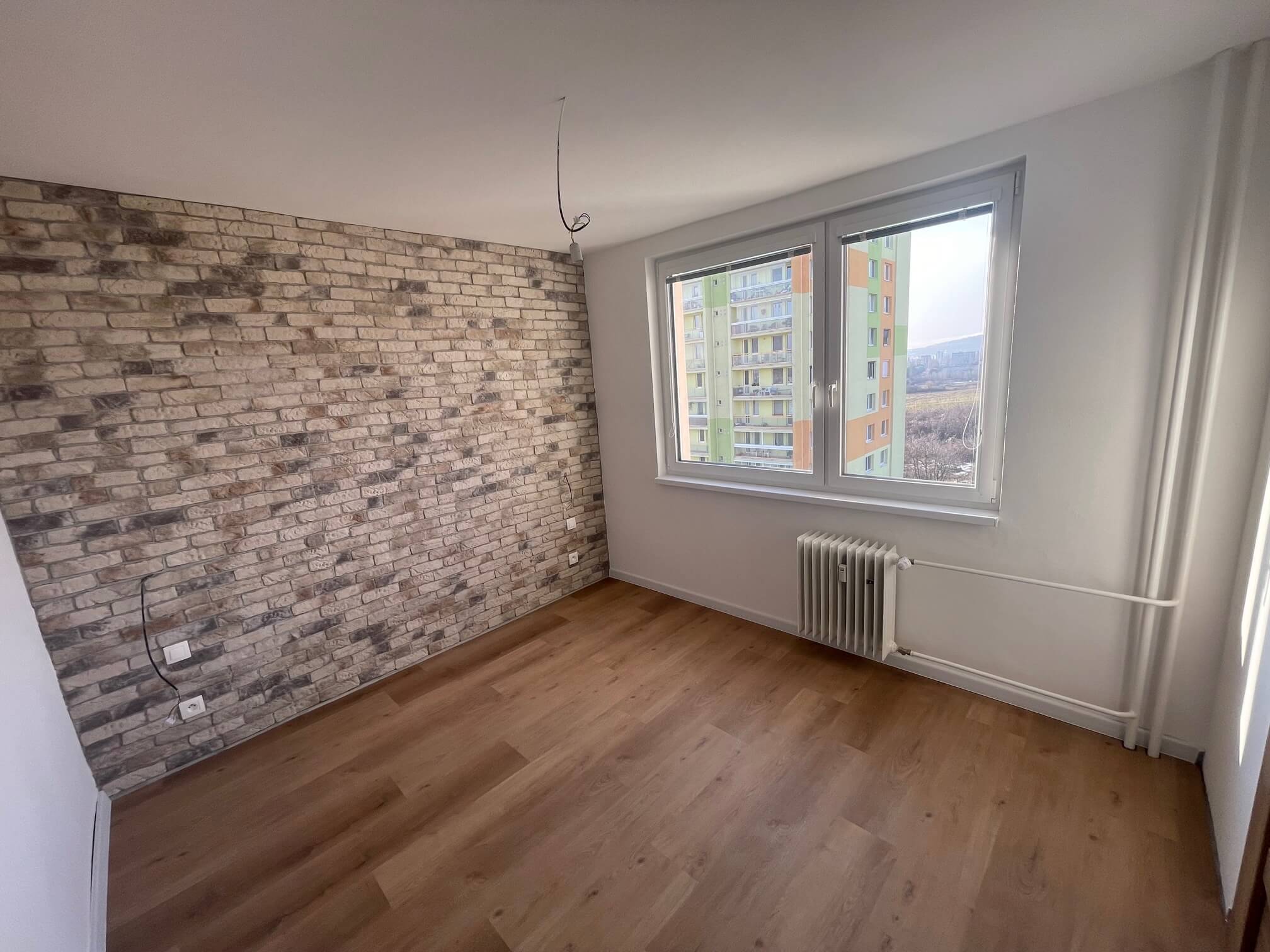 Predané: Na predaj 3 izbový slnečný byt, kompletná rekonštrukcia, Sadmelijská Rača, 66,40m2, loggia 6,43m2, 8 poschodie-33