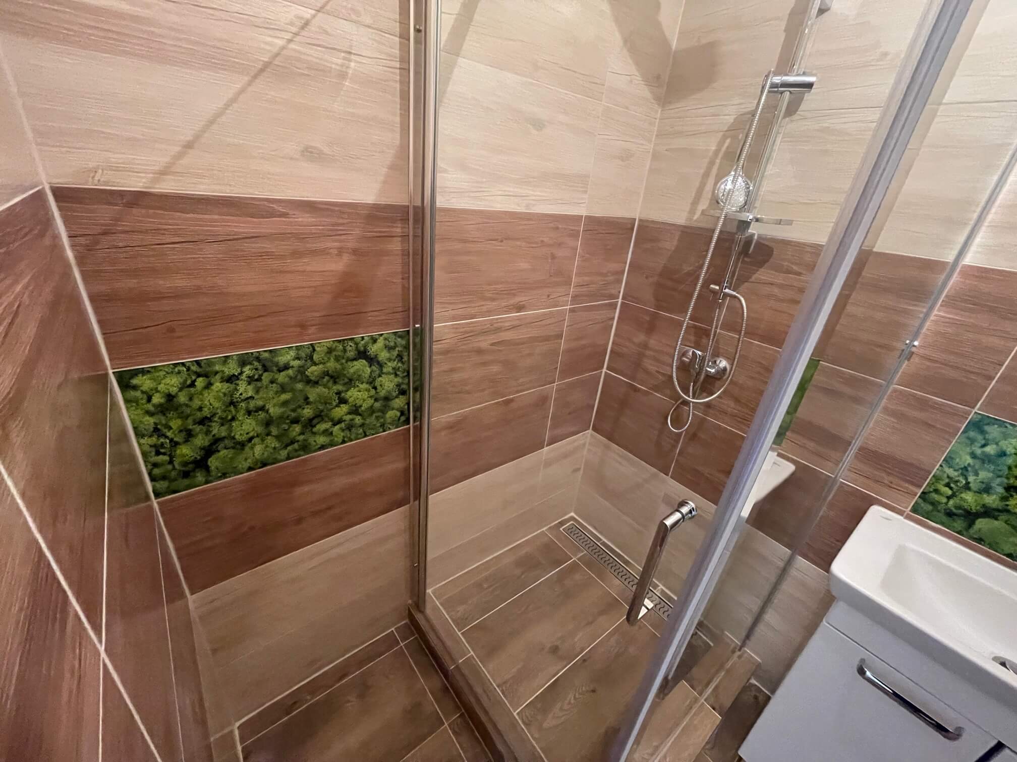 Predané: Na predaj 3 izbový slnečný byt, kompletná rekonštrukcia, Sadmelijská Rača, 66,40m2, loggia 6,43m2, 8 poschodie-18